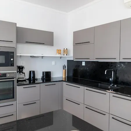 Aurinkorinne 8 아파트