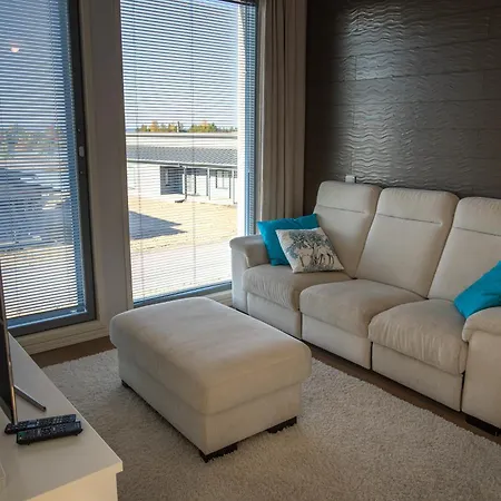 Aurinkorinne 8 * 칼라조키